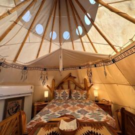 Bandera Stronghold - Cochise Tipi, hotel in Bandera