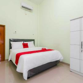 RedDoorz Syariah Near RSUD Dr HM Rabain Muara Enim, hotel a Muaraenim