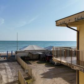 Trilocale centro Marcelli fronte mare - M223