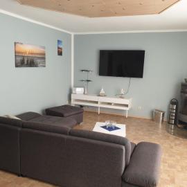 Ferienhaus mit Kamin in Sassnitz bis 6 Personen, hotelli kohteessa Sassnitz