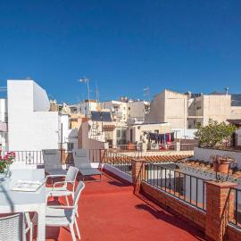Beach Front Apartment In Nerja With Wifi, hôtel à Nerja