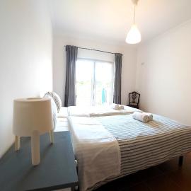 Beach House Espartal - Monte Clerigo - Aljezur, hotel in Vales