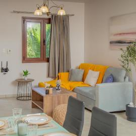 Cozy Apartment With Outside Space & Garden