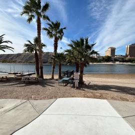 RIV A HOLIC, hotel em Bullhead City