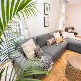 Unique boutique 2 bed apt with balconies - central Park Row