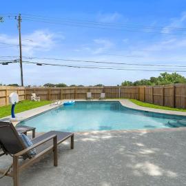 Pool 5 Star Large Deer Park home Super Host, hótel í Deer Park