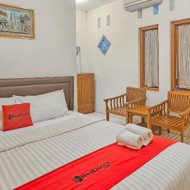 RedDoorz near Alun Alun Cianjur, viešbutis mieste Siandžuras