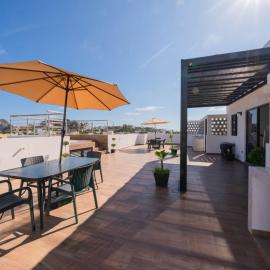 Comfy Apartment with Stylish Furnishings & Private Balcony - Antigua