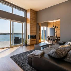 Ferienhaus SUNRISE am Mühlfeldsee, khách sạn ở Löbnitz