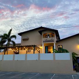 Casa Amalia - Jan Thiel Beach, hotell i Willemstad