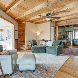 Mountaintop Blue Ridge Cabin: 2 Mi to Downtown