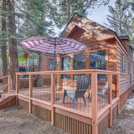 Peaceful Lake Almanor Hideaway, Fish, Hunt + Hike!, hotel di Lake Almanor