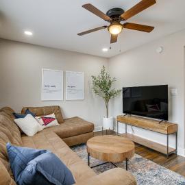 Condo w/ Pool: Walk to University of Mississippi!, hotelli kohteessa Oxford