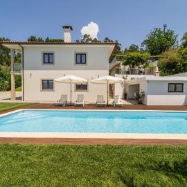 Casa de Eiró by House and People、バルセロスのホテル
