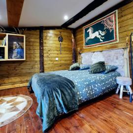 Suite privative Le seigneur des Anneaux Arnor, hotel in Vertaizon