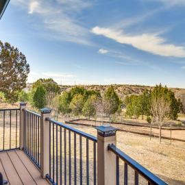 Private Yard & Fishing Dock: ‘Canyon Rim Retreat’, хотел в Амарило