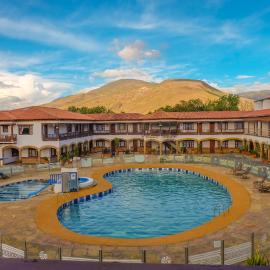 Hotel Gran Sirius, hotel din Sáchica