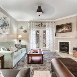 Luxury Condo, Sleeps 6, 3.2 Miles to Dollywood, hotel in Pigeon Forge