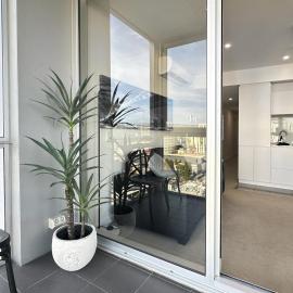 Penthouse Sky View Apartment CBD 2BR Apartment with Balcony