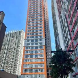 Milia Condo w/ Free use of Swimming pool & Gym, hotel sa Maynila