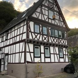 Fachwerkhaus Kürbis Bacharach, hotelli kohteessa Bacharach