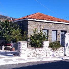 Το πέτρινο, Άνδρος,Μεσαριά, hotel a Mesariá