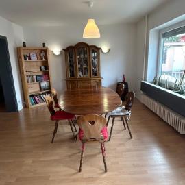 "Spacious Family Apartment & Parking near Strasbourg Center with easy bus Access", hotel v destinácii Bischheim