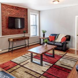 Spacious Getaway by Wooster Square!, hotel di New Haven