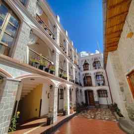 Golden Rest Latacunga, hotell i Latacunga