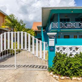 Beach House In Crown Point- walk to the beach, hotel a Bon Accord