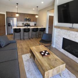 Powder Heights #22 townhouse, Hotel in Sun Peaks
