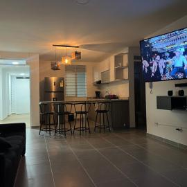 Aqualina Orange Girardot, décimo piso
