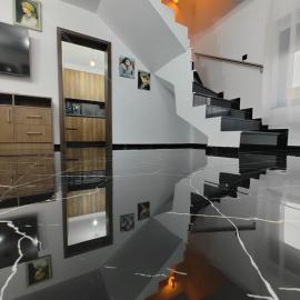Black&White House, hotel in Ocna Mureş