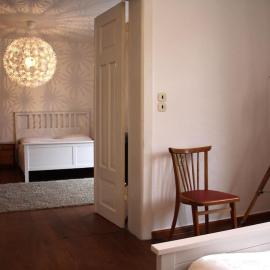 Ferienwohnung mit großem Garten und Blick zum See，Fürstenwerder的飯店