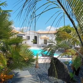 Suites by Aix Keys avec jacuzzi privatif 5 min des plages Fouras، فندق في Saint-Laurent-de-la-Prée