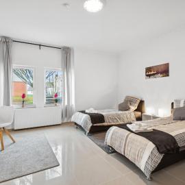 Zentrale Lage ... Ideal für Geschäftsleute, Monteure, Familien...3 Zimmer, Wlan, SmartTV، فندق في ميتمان