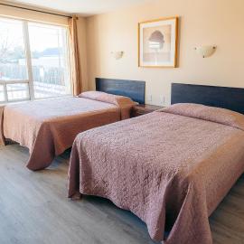 Clarkson Village Motel, 1815 Lakeshore Rd West Mississauga, hotel in Mississauga