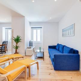 Cozy Coastal Getaway 3BR Apartment in Estoril