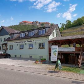 Landhotel Weingut Schulze, hótel í Freyburg