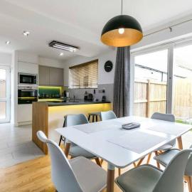Spacious Modern Garden Family Home