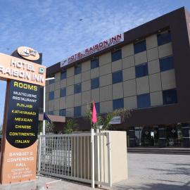 Hotel Raison Inn Bechraji, готель у місті Kalri