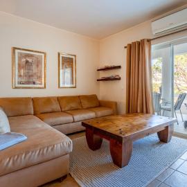 Bright & Spacious 2BR Balcony in Vale do Lobo by LovelyStay, hotel a Vale do Lobo