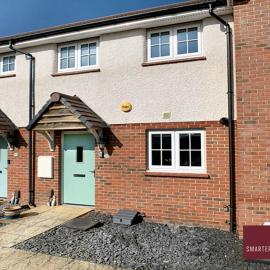 Bracknell - Modern 2 Bedroom House - With Garden