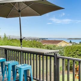48 Rumbelow St - BYO Linen - Sea Views - Family Friendly