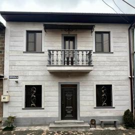 New , comfortable 3 bedroom house, Hotel in Jerewan