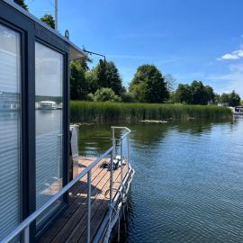 Hausboot STEHEND Grey Pearl, hotel i Fürstenberg-Havel