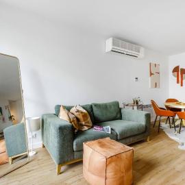 The Sweet Escape - Chic Apartment with Rooftop Pool