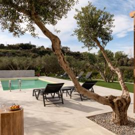 Kallistefanos Villa, a Nature Inspired Retreat, By ThinkVilla、Ádheleのホテル