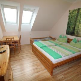 Privatzimmer Fam. Führer, hotel in Ottenschlag