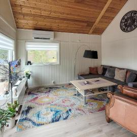 Nice Home In Jelsa With Kitchen, hotel i Jelsa